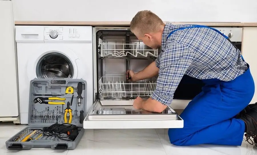 Sincan Termodinamik servisi teknisyen ekibi beyaz eşya tamiri yaparken